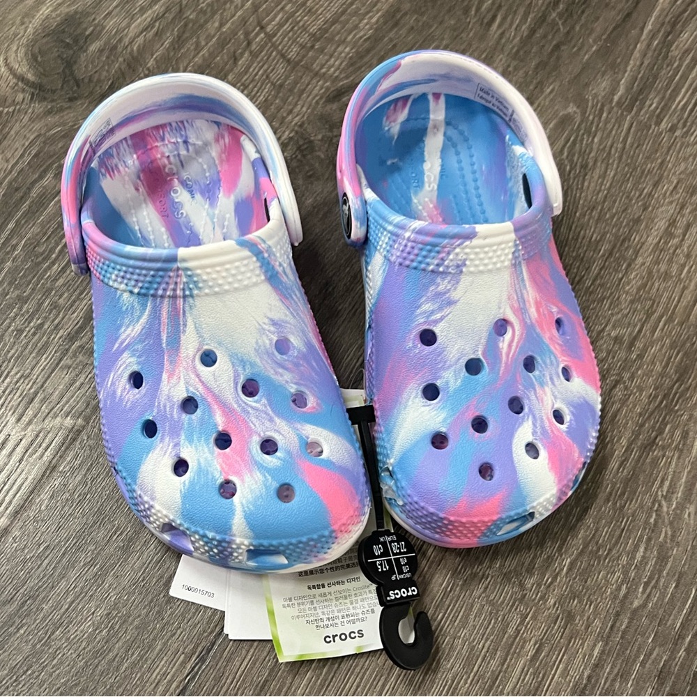 BNWT Pink/Blue Marble Crocs kids C10